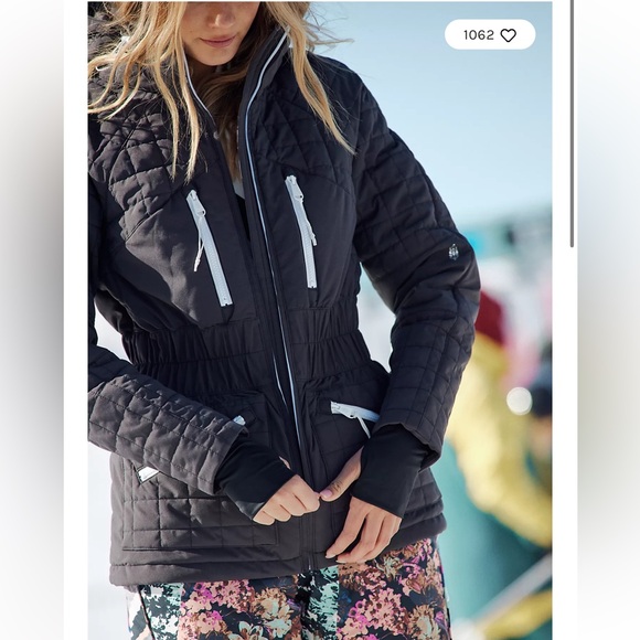 🦋Free People Women’s
All Prepped Ski Jacket size-Medium - Picture 12 of 13